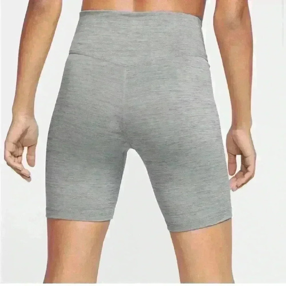 Nike Dri-Fit Gray High Waisted Bicycle Shorts Size XS. Great Condition - Picture 2 of 7